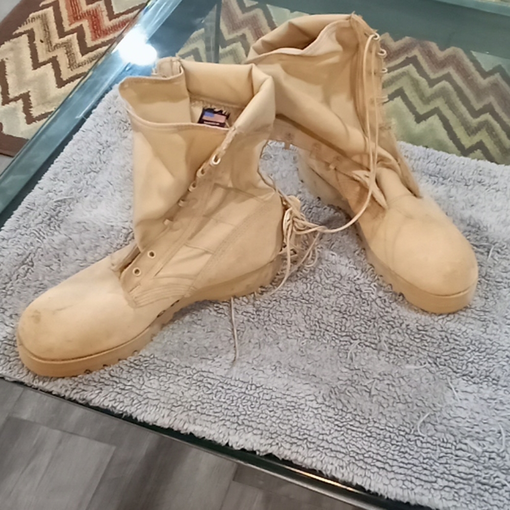 ARMY COMBAT TAN BOOTS